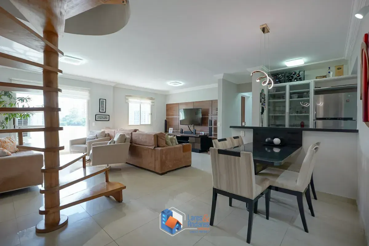 Imagem Duplex para venda em Vila Sofia com 3 quartos, sendo 1 suíte, 228m²