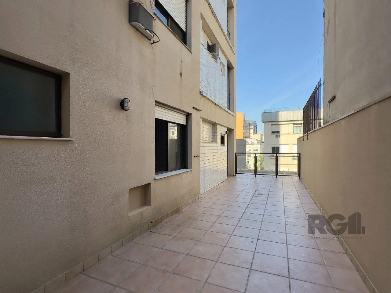 Imagem APARTAMENTO GARDEN, 2 DORMITÓRIOS E 1 VAGA DE GARAGEM COM ÓTIMA LOCALIZAÇÃO NO MOINHOS