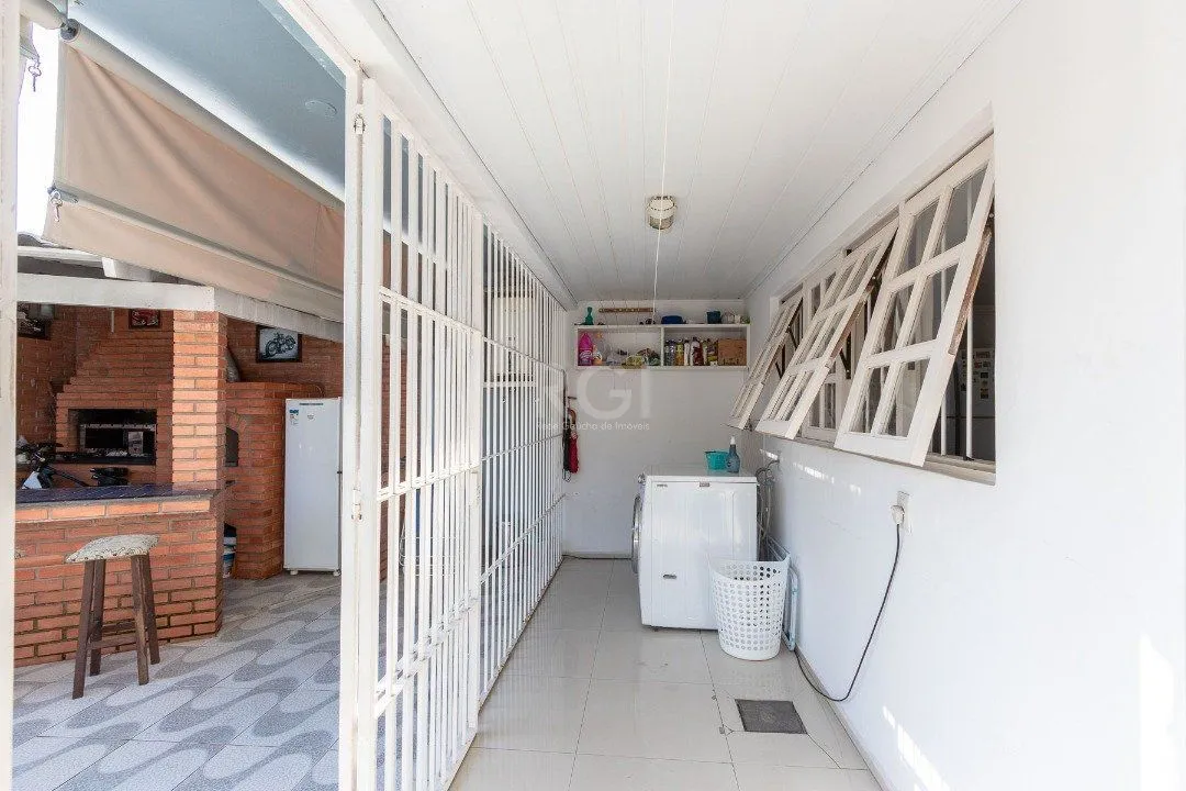 Imagem Casa para Venda - 256.5m², 3 dormitórios, sendo 1 suites, 2 vagas - Espirito Santo