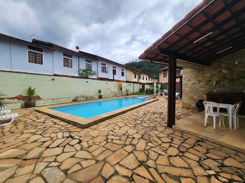 Imagem Casa em Condomínio para Venda em Teresópolis / RJ no bairro Parque do Imbui