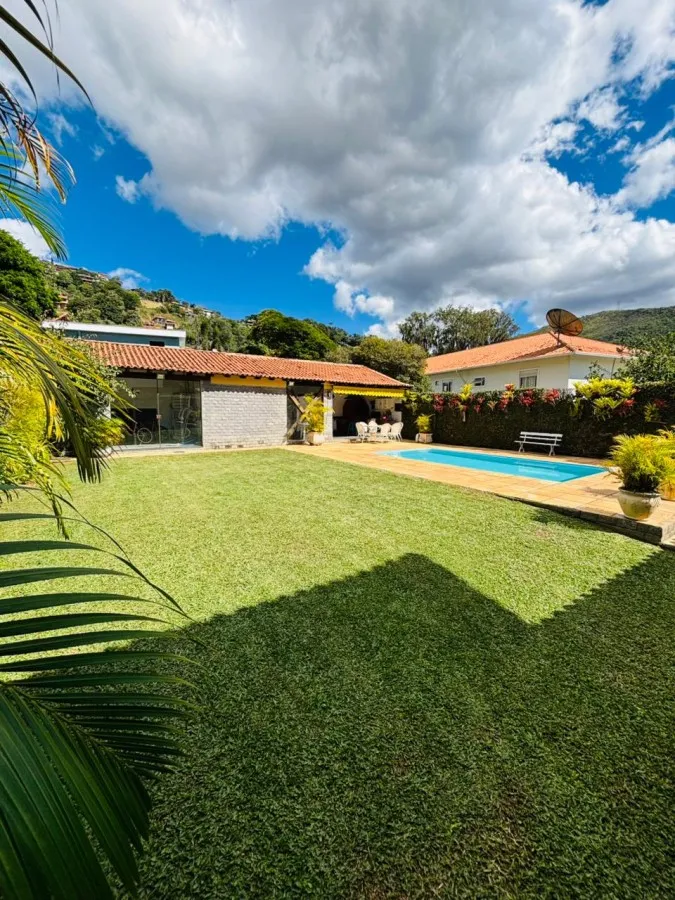 Imagem Casa para Venda em Petrópolis / RJ no bairro Nogueira