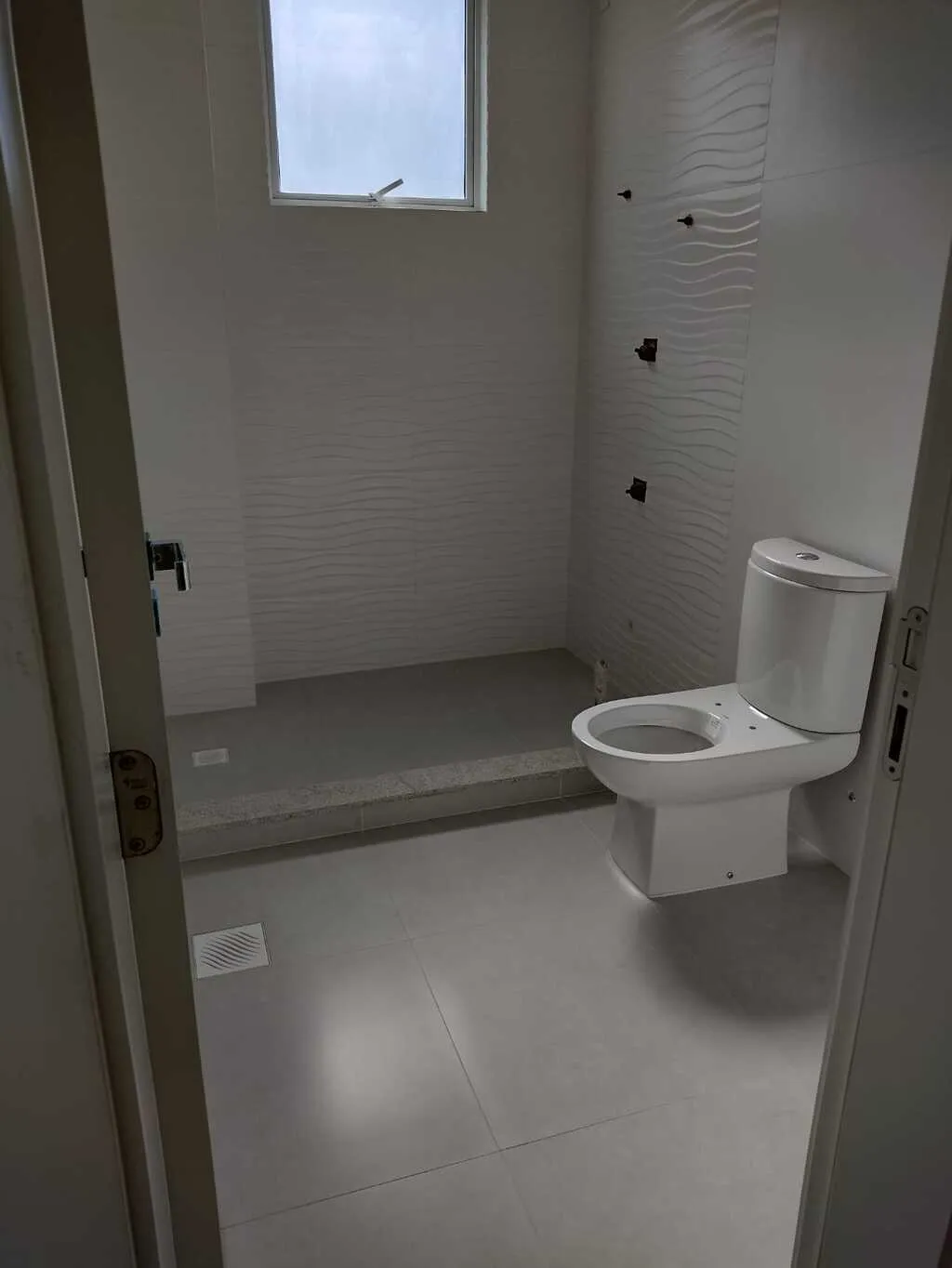 Imagem Imóvel à venda no Centro de Balneário Camboriú-SC: Apartamento de luxo com 3 suítes e 3 vagas de garagem!