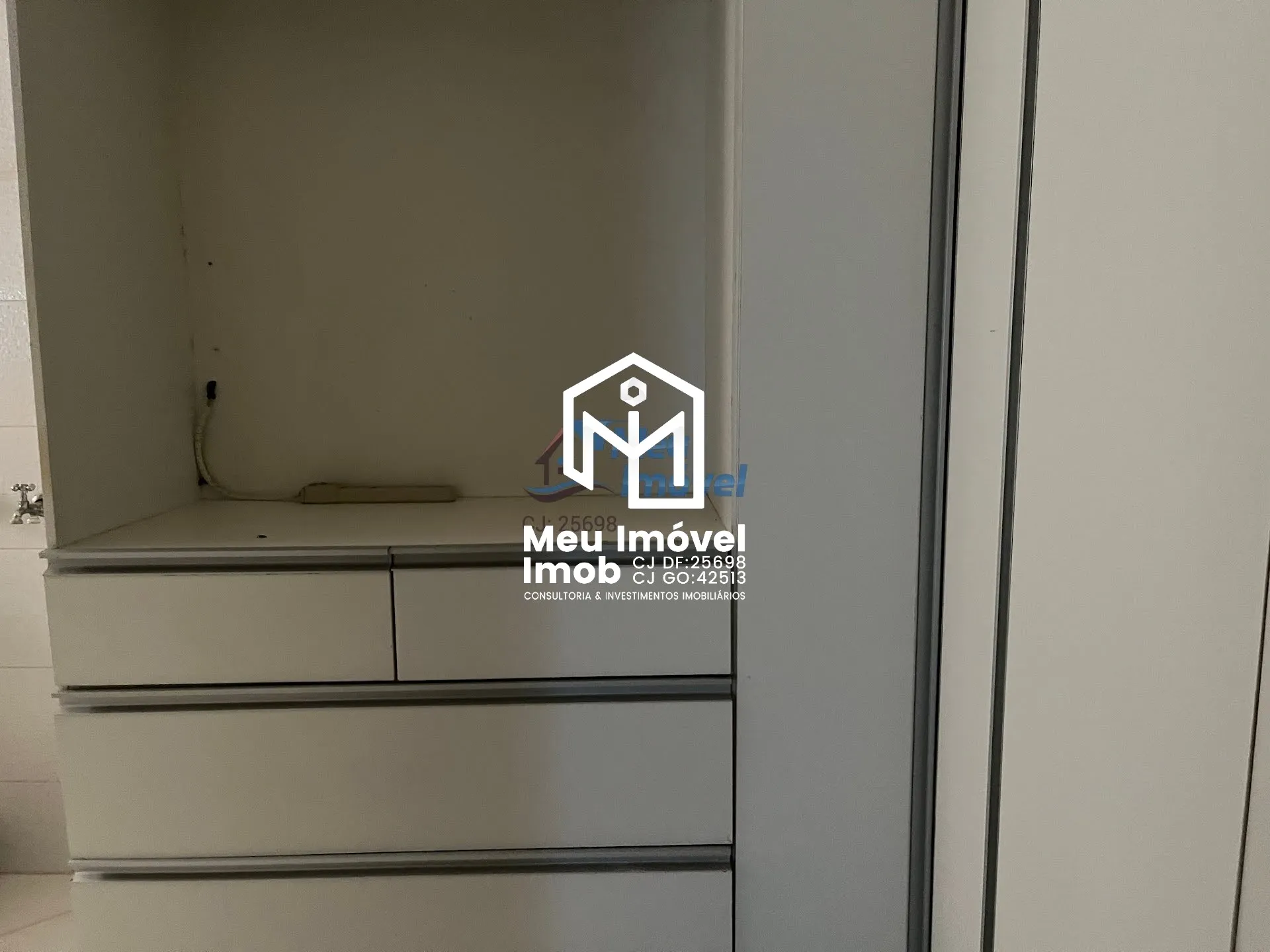 Imagem Rua 21 Ed. Le Grand Valle 3 Quartos 1 Suíte 1 Vaga 119m² Reformado Armários FGTS