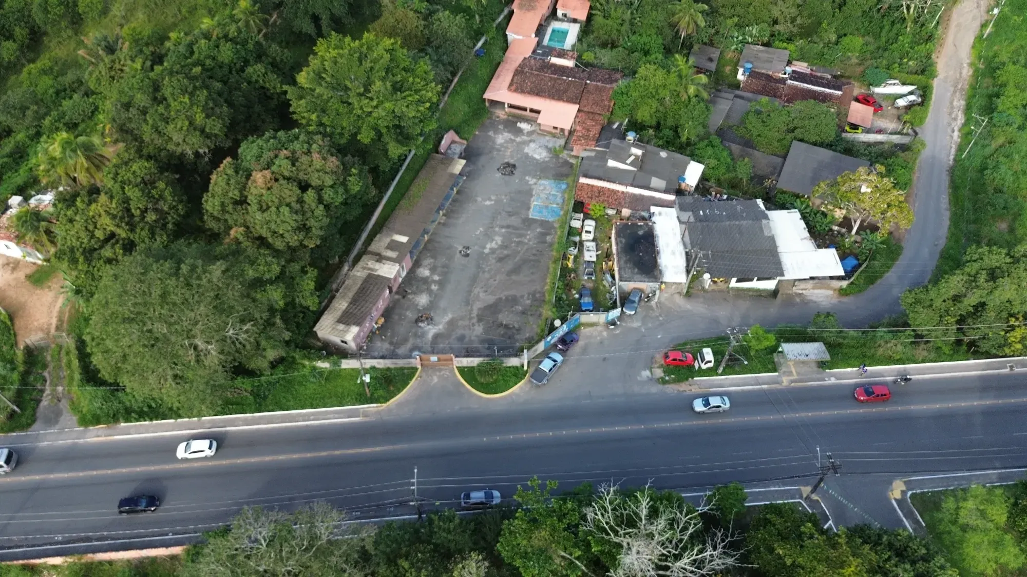 Imagem Terreno à Venda, 2100 metros em Centro - Simões Filho