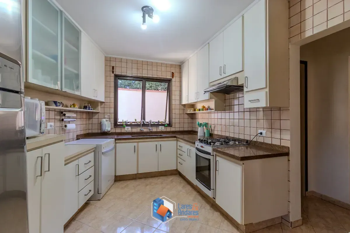 Imagem Casa para venda em Vila Nova Caledônia com 4 quartos, sendo 2 suítes, 346m²