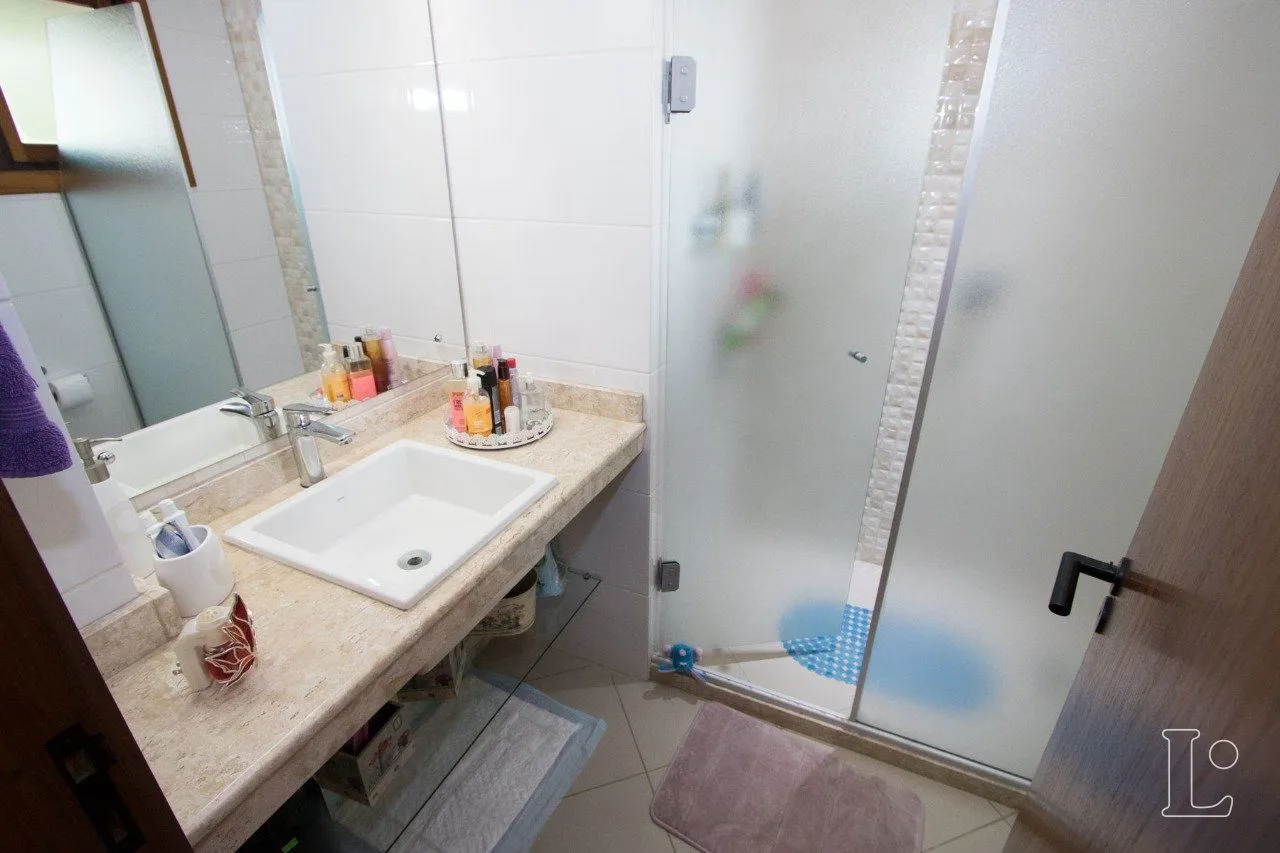 Imagem Casa Condominio para Venda - 382.86m², 4 dormitórios, sendo 2 suites, 4 vagas - Cristal