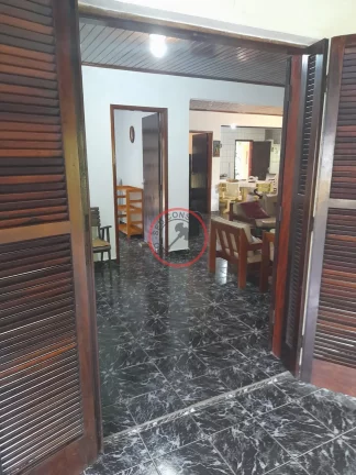 Imagem Casa com 3 quartos , + 1casa de com 2 quartos, terreno de 1020 metros, próximo a praia (200METROS) e de todo comércio local