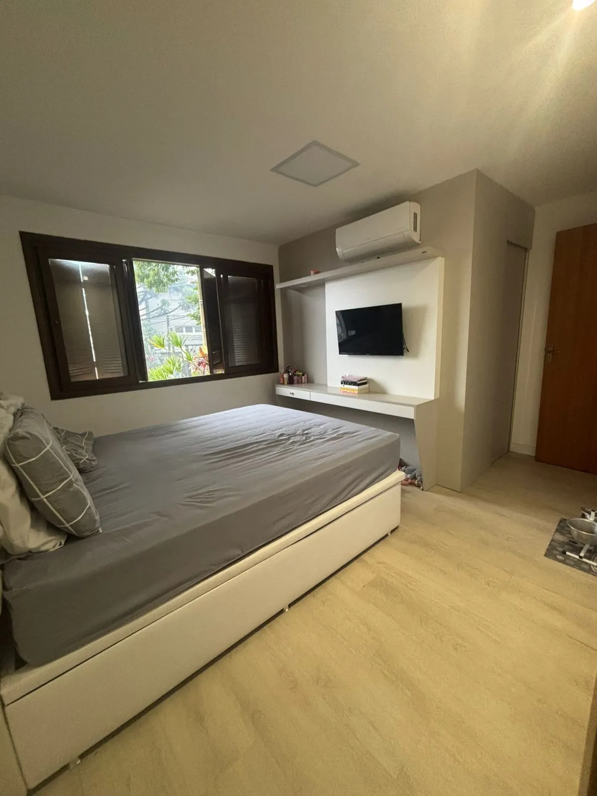 Imagem Casa com 03 quartos (01 suíte), 02 vagas, no Bairro Vila Conceição