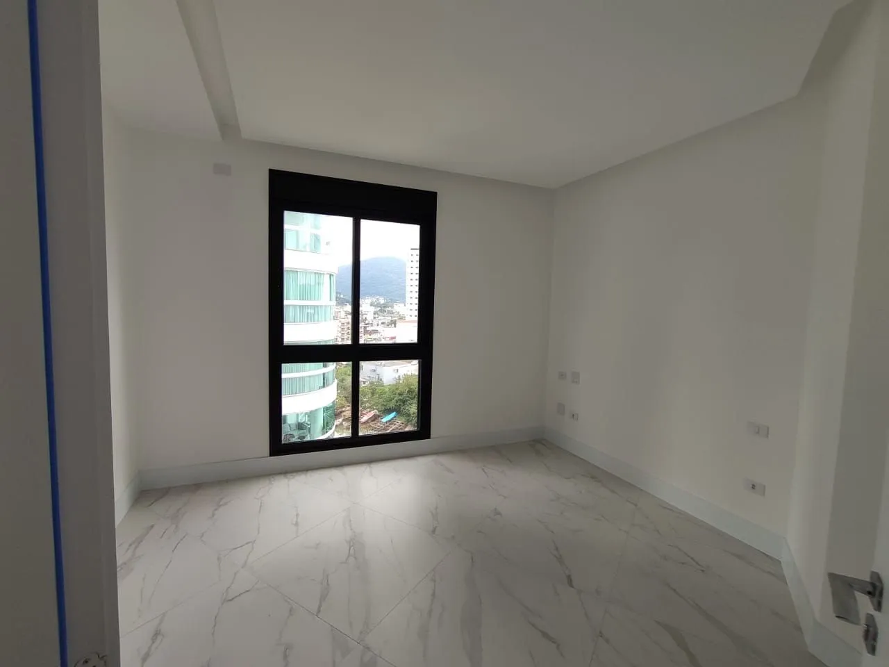 Imagem Apartamento com vista para o mar à venda com 200m2 por R$ 9.000.000,00