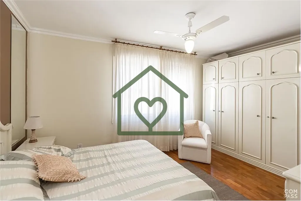 Imagem Apartamento com 82m² privativos, 2 dormitórios, sendo um deles uma suíte, dependência de emprega...