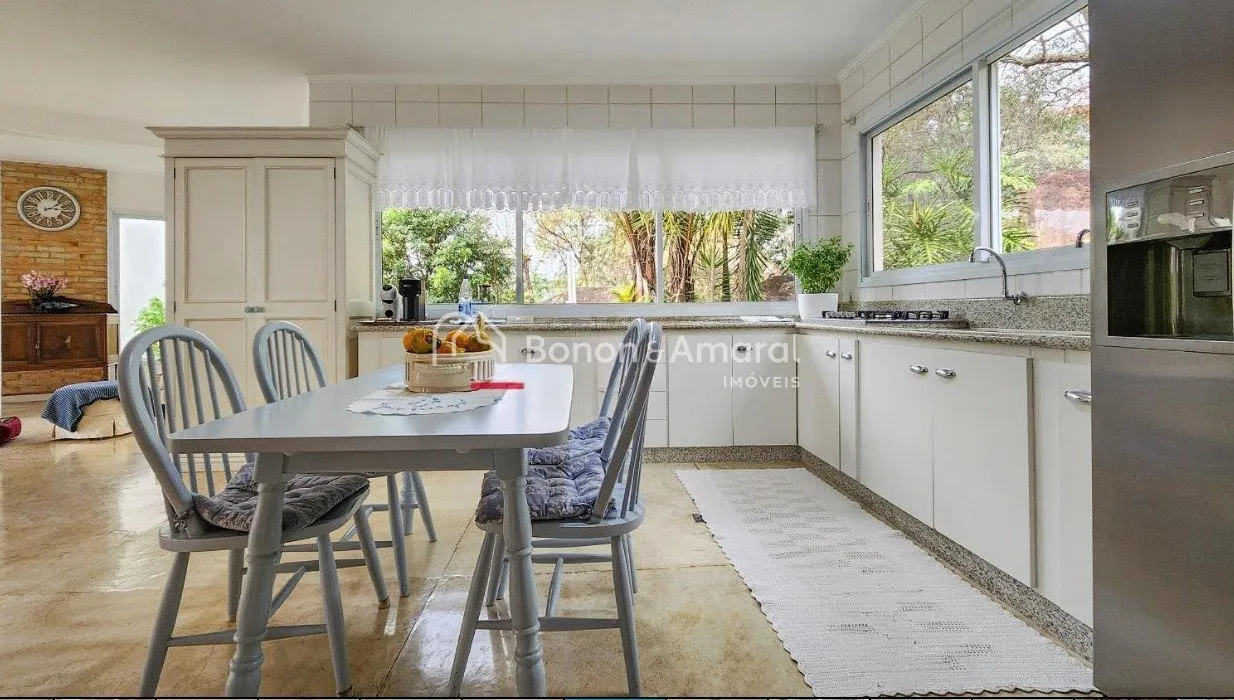 Imagem "Exclusiva Casa de Alto Padrão no Residencial Moinho de Vento - Valinhos/SP com Vista Deslumbrante"