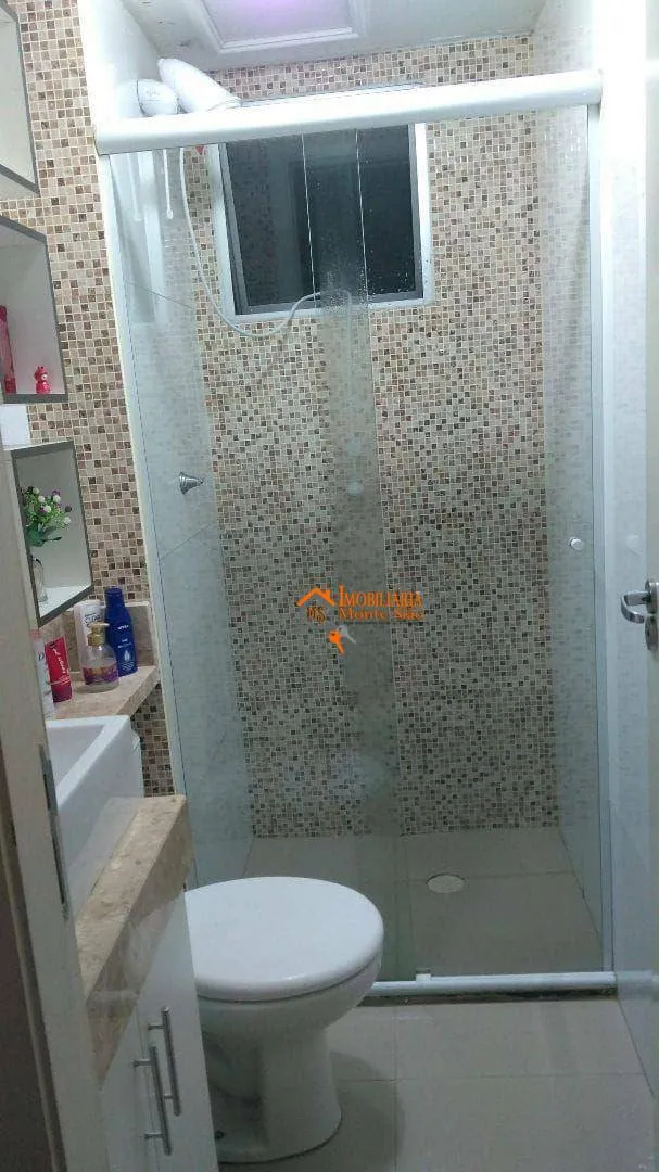 Imagem Apartamento com 2 dormitórios à venda, 41 m² por R$ 210.000,00 - Água Chata - Guarulhos/SP