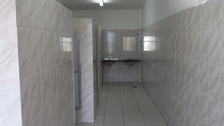 Imagem Galpão com 922m² para locação em Guarulhos - SP.