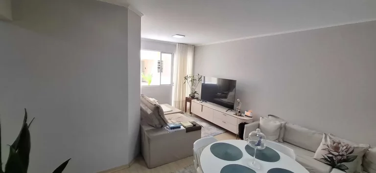 Imagem Apartamento mobiliado com 3 dormitórios sendo 1 suíte e 1 vaga de garagem em Florianópolis