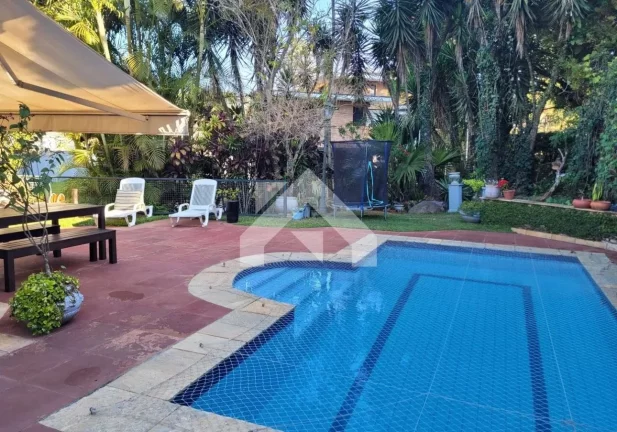 Imagem Casa de Condomínio em Morada dos Pássaros - Barueri