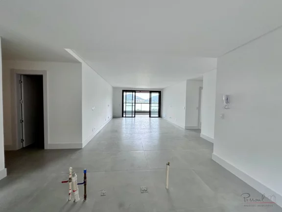 Apartamento Exclusivo em Condomínio Clube de Luxo Área Privativa: 162,43m2 privativos Descrição:...