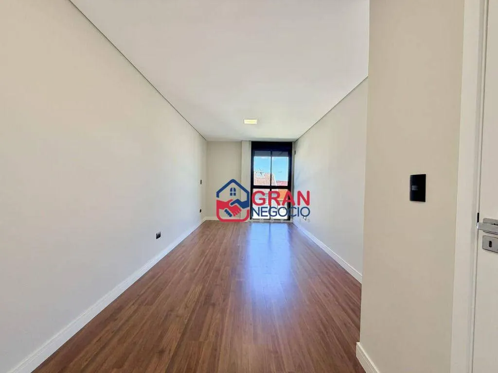 Imagem Triplex de Alto Padrão à Venda - Bairro São Pedro / SJP
