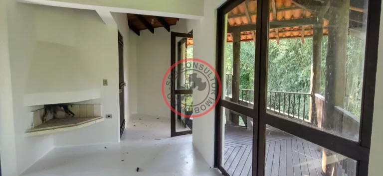Imagem CASA AMPLA AREJADA E BEM ILUMINADA ,INSERIDA NA MATA ATLANTICA COM 2 PAVIMENTOS TERRENO DE 2000MT A 10 MINUTOS DE CAMBURY/BALEIA