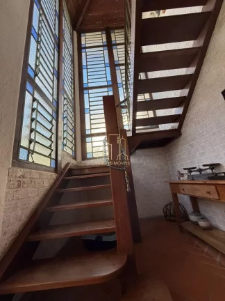 Imagem Linda Casa em Condomínio de Alto Padrão em Jaguaribe, Salvador-BA: 5 Quartos, 2 Suítes, 4 Salas, 4 Vagas - 333m²!