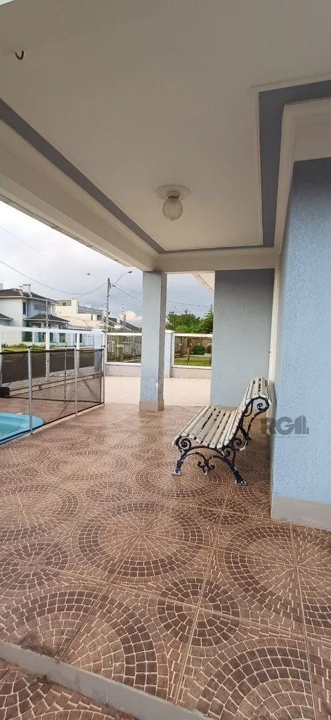 Imagem Ótima casa com 4 dormitórios na Praia de Atlântida Sul (Osório-RS)