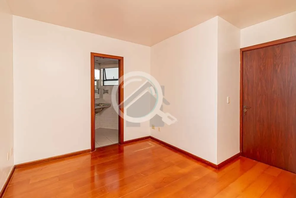 Imagem Encontre seu novo lar em Petrópolis! Imagine morar em um apartamento incrível na Rua Sinimbu, 28, ...