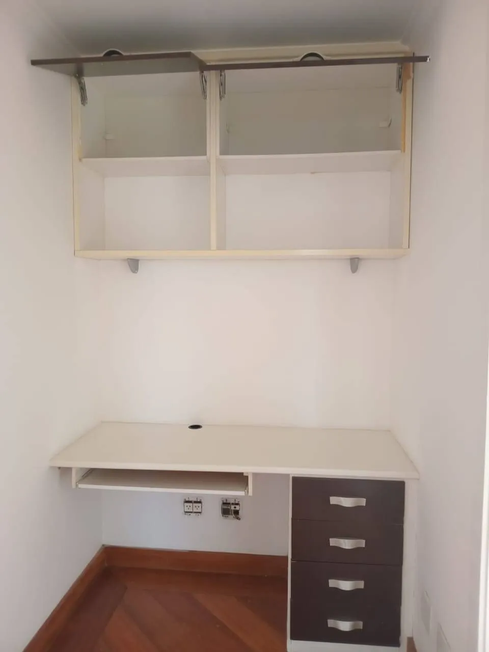 Imagem Excelente Apartamento de 3 Dormitórios em Frente à Pista de Caminhada de Alphaville