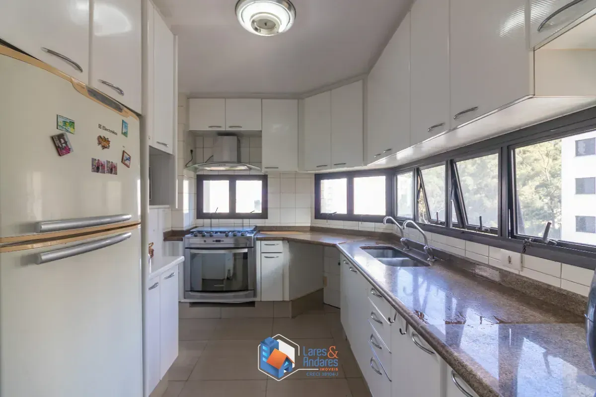 Imagem Apartamento para venda em Vila Andrade com 3 quartos, sendo 3 suítes, 184m²