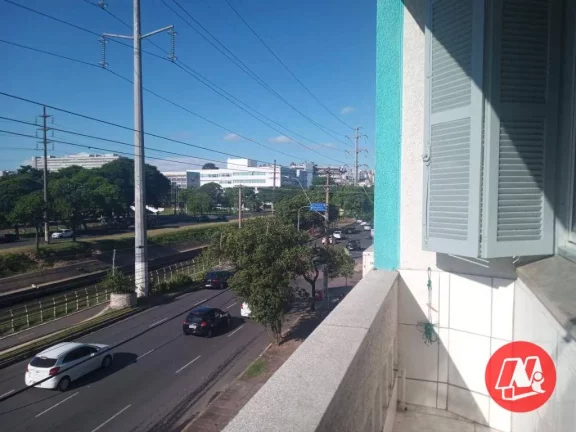 Imagem Na avenida Ipiranga, 2 dormitórios e sacada.