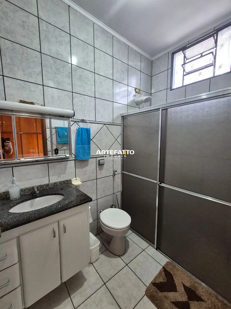 Imagem Casa com 3 dormitórios no bairro Santa Terezinha