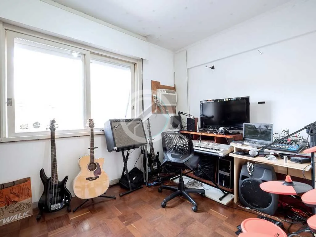 Imagem Apartamento no bairro Menino Deus localizado junto ao Shopping Praia de Belas e da Orla do Guaíba, ...