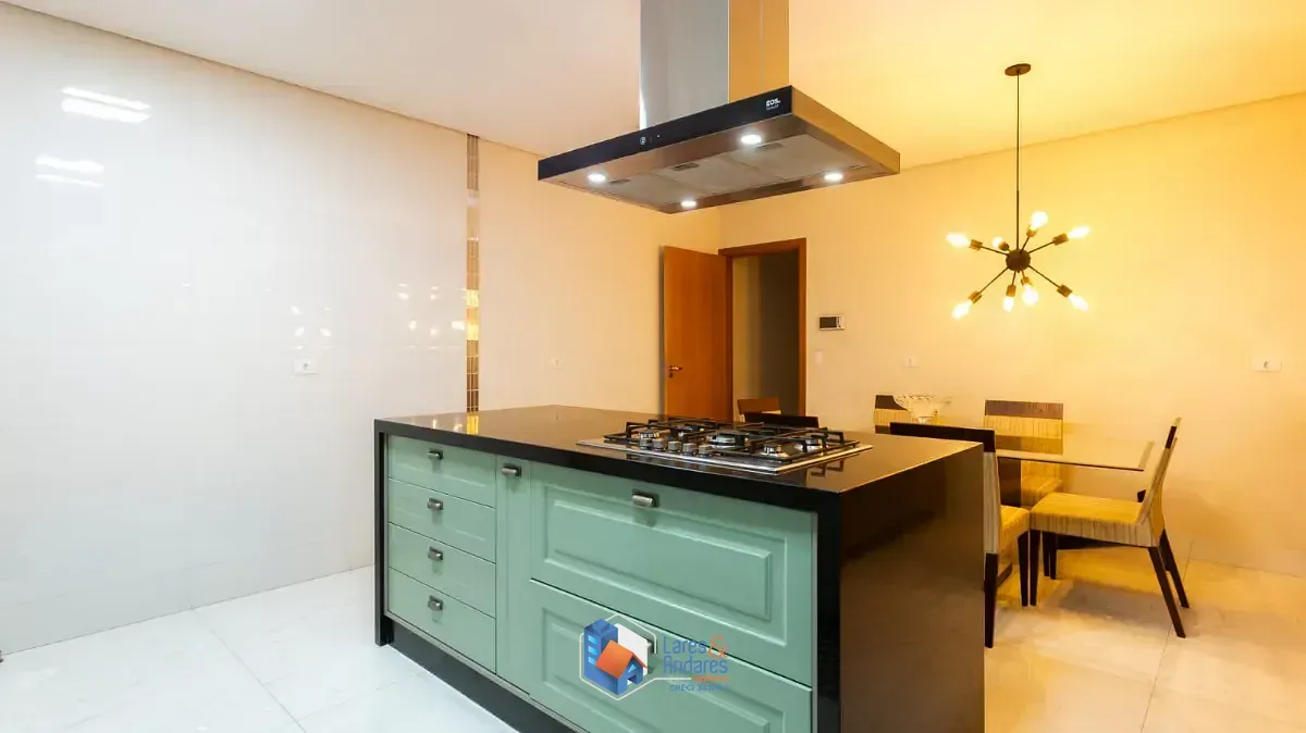 Imagem Sobrado para venda e locação em Chácara Inglesa com 3 quartos, sendo 1 suíte, 185m²