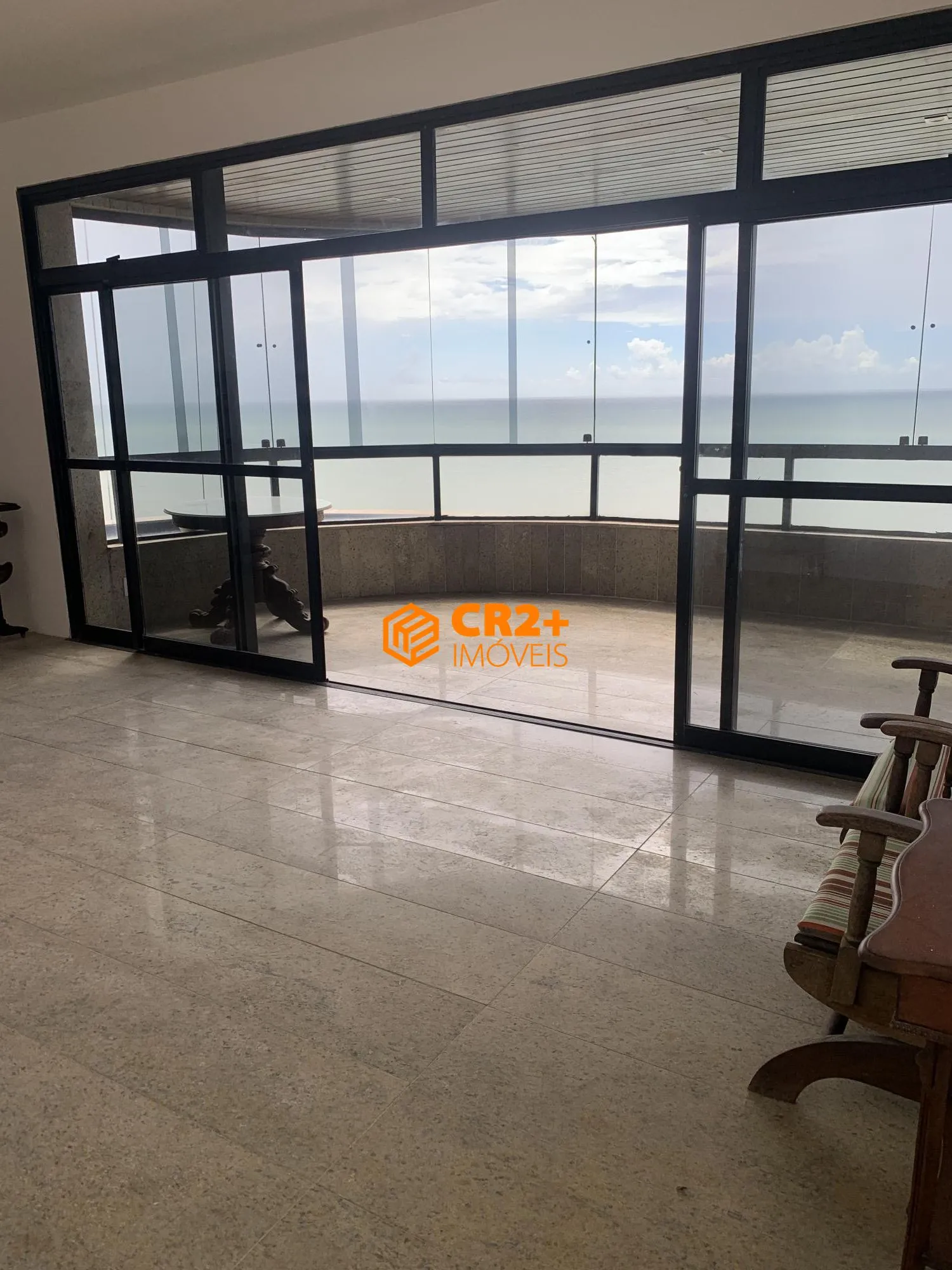 Imagem Vendo apartamento beira mar de piedade com 4 suítes- 247m²