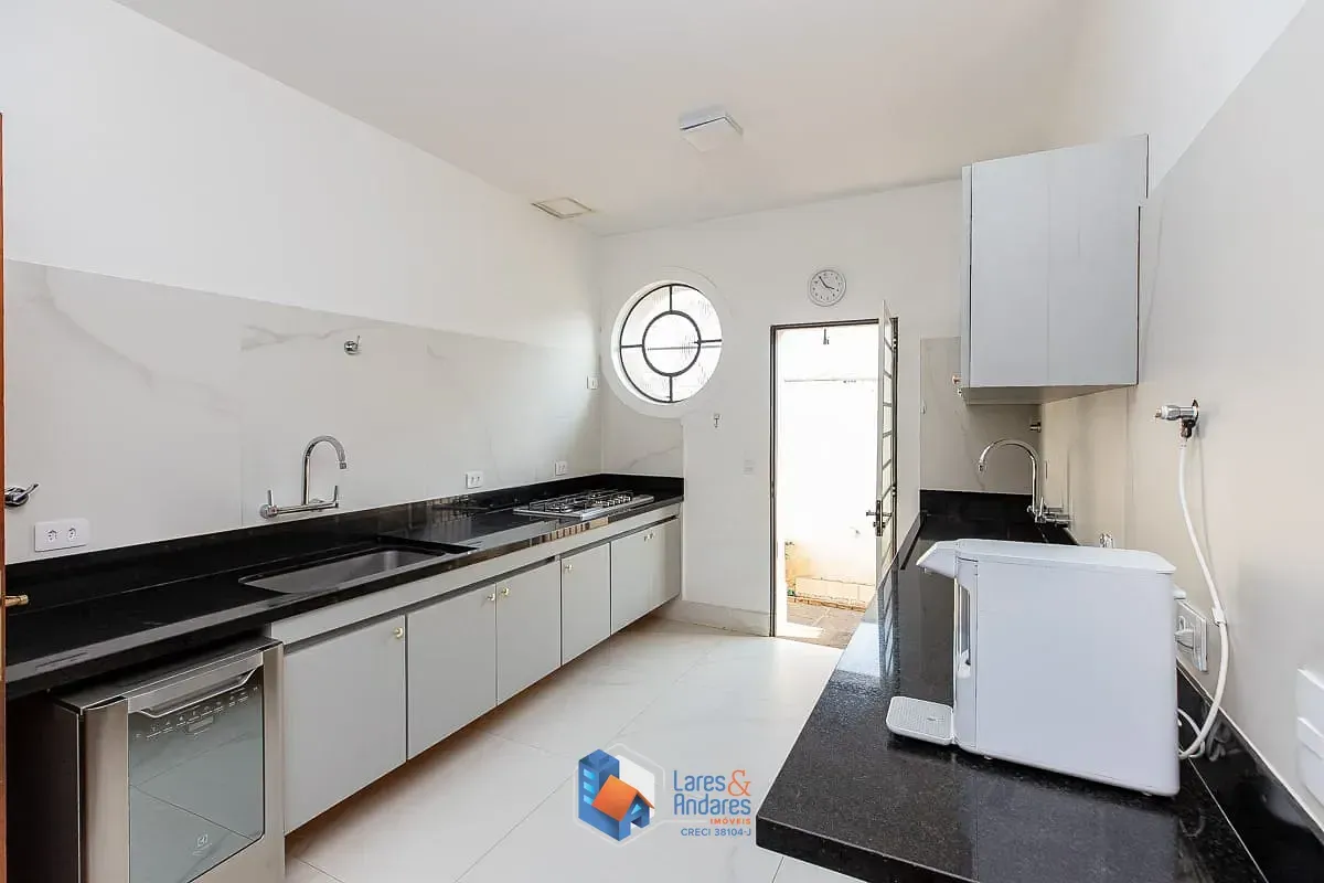 Imagem Casa para venda em Chácara Monte Alegre com 4 quartos, sendo 1 suíte, 450m²