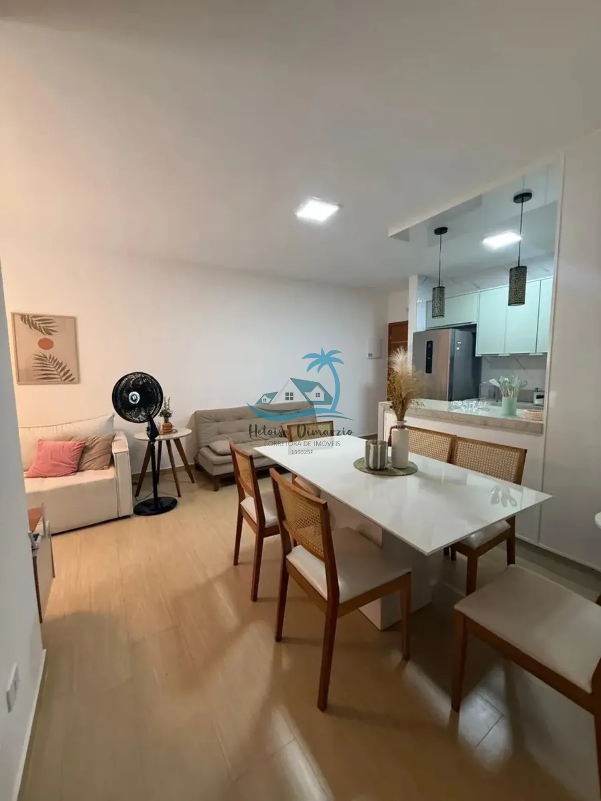 Imagem Excelente apartamento com 2 dormitórios na melhor rua da Praia das Toninhas - Ubatuba 732.000,00.