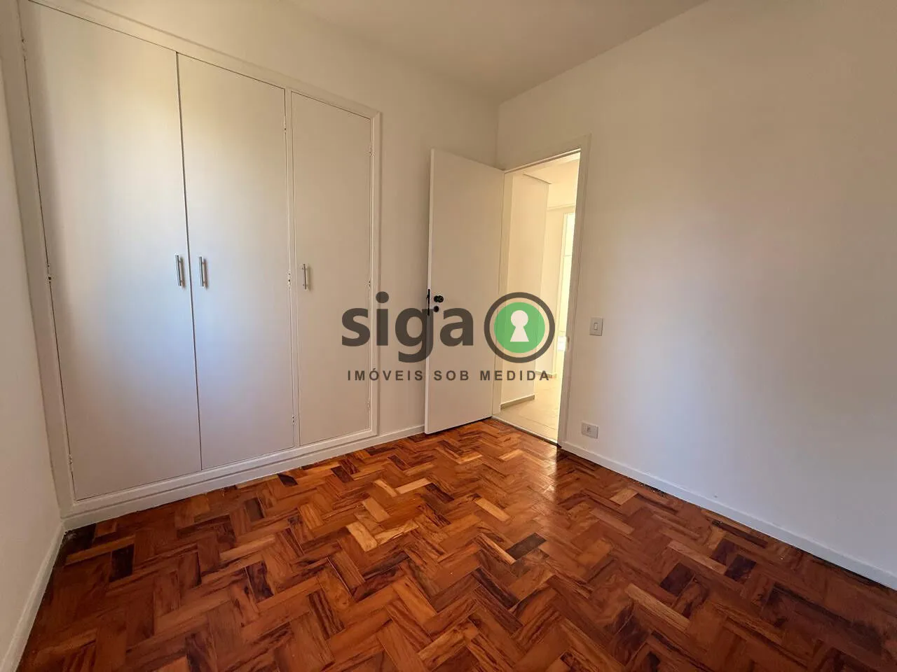 Imagem Apartamento Reformado com 3 Dormitórios e Suíte na Vila Olímpia.