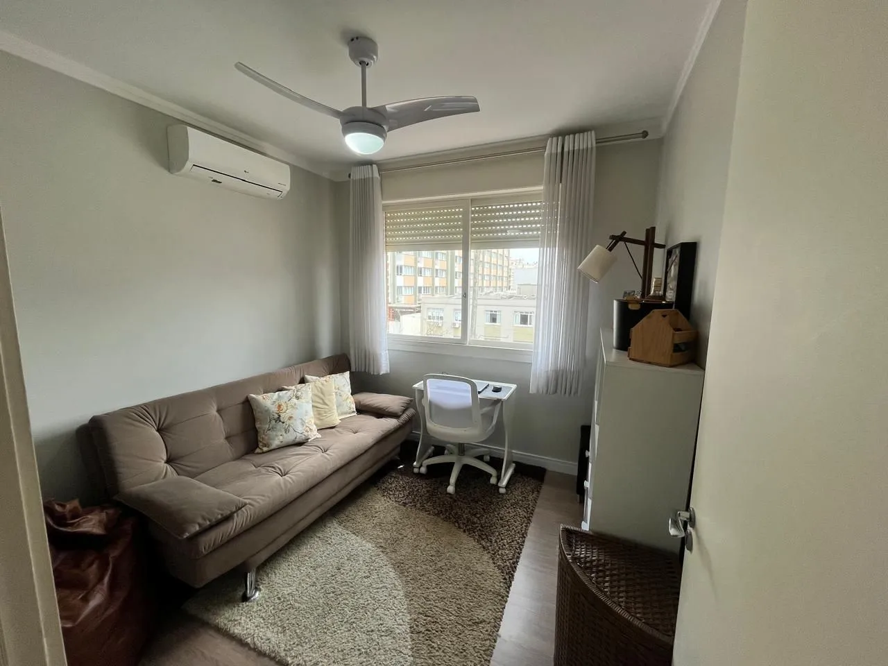 Imagem Apartamento 2 dorm. + Dependência no Menino Deus