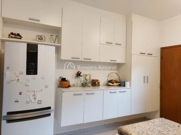 Imagem Casa térrea, com pintura nova, 163m² de área privativa em um terreno de 339m², no Condomínio Fl...
