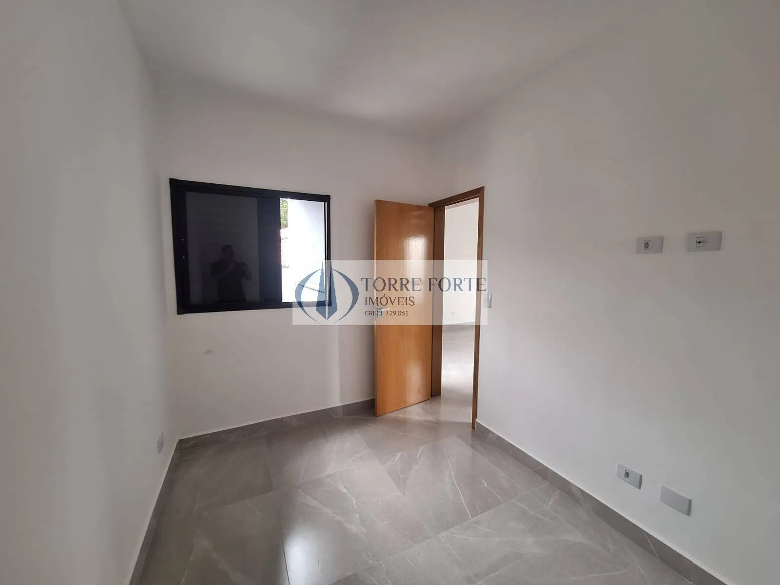 Imagem Lindo Apartamento com 2 dormitórios sem vaga na Penha .