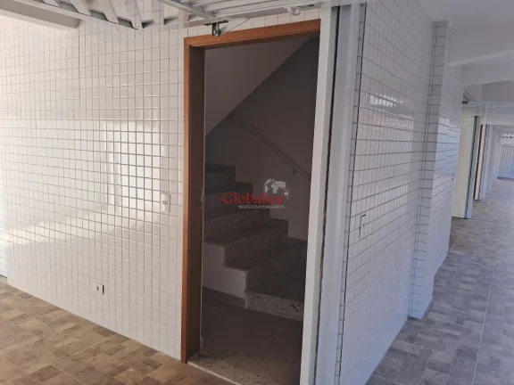 Imagem Belo sobrado em Vilagio no bairro do Marapé com 2 suítes, garagem privativa a venda por R$ 695.000,00