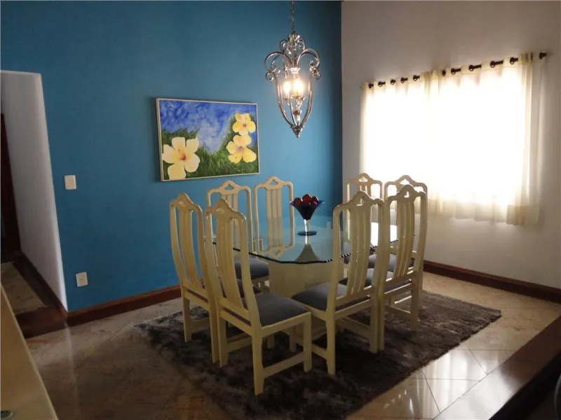 Imagem Imperdível oportunidade: Casa à venda em Valinhos-SP, Jardim Europa, 3 quartos, 1 suíte, 2 salas, 4 banheiros, 2 vagas, 330m².