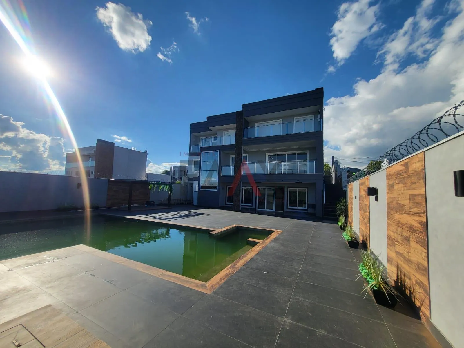Imagem Sobrado alto padrão com 3 suítes à venda,595.00 m², DOS ESTADOS, GUARAPUAVA - PR