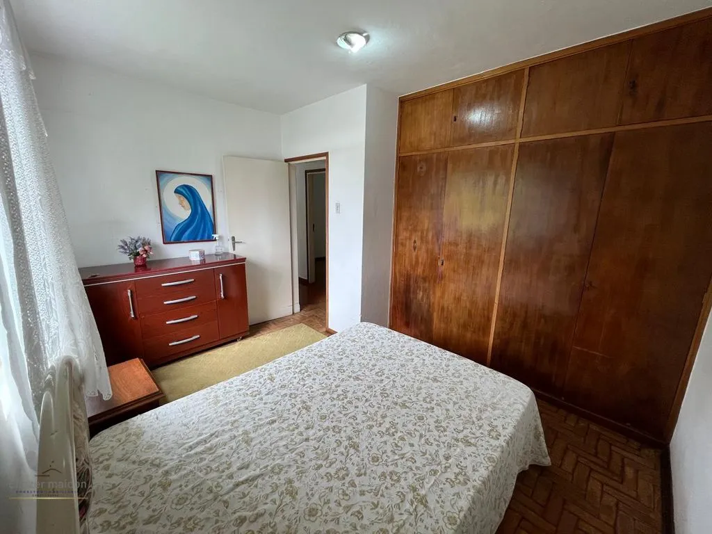 Imagem Casa com quintal a venda no bairro São Geraldo em Poços de Caldas - mg