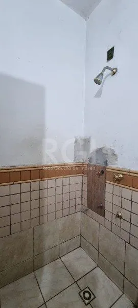 Imagem Casa para Venda - 200m², 2 dormitórios, 1 vaga - Moinhos de Vento