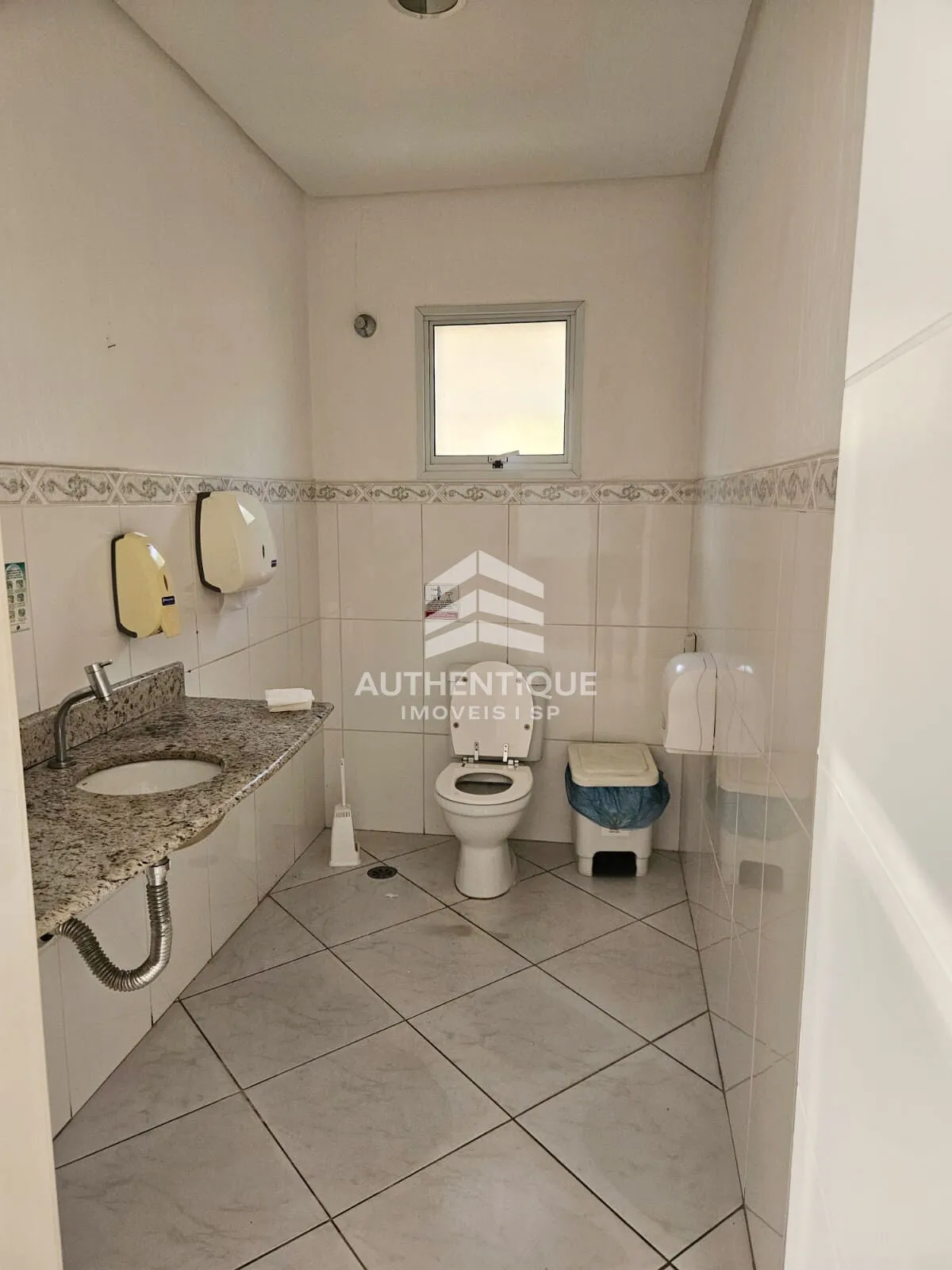 Imagem Casa Comercial I Excelente oportunidade para montar clínica, laboratório, pet, estética ou investir