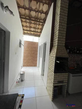 Imagem CASA À VENDA COM 3 QUARTOS, SENDO UM SUÍTE