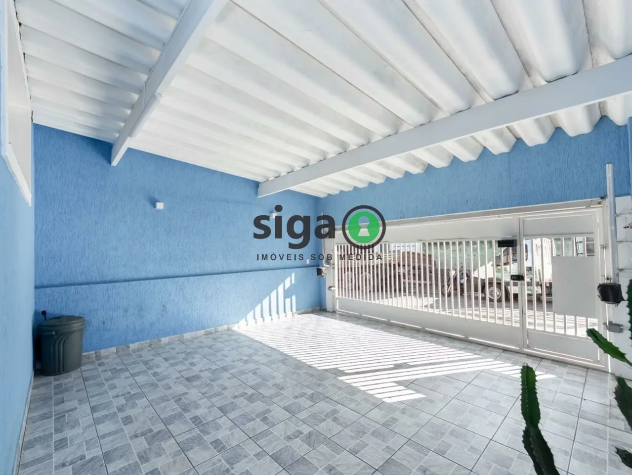 Imagem Casa a venda no Campo Belo, 240 metros, 3 quartos, 2 vagas - Porteira Fechada
