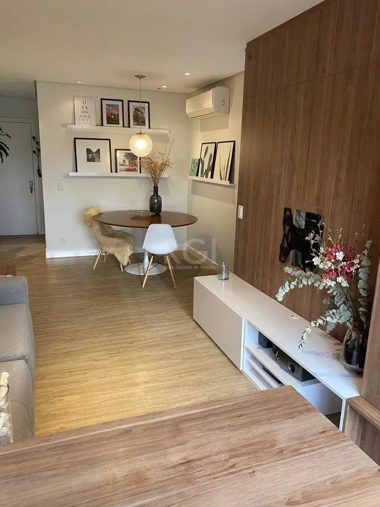 Imagem Excelente apartamento mobiliado de 2 dormitórios e 1 vaga de garagem