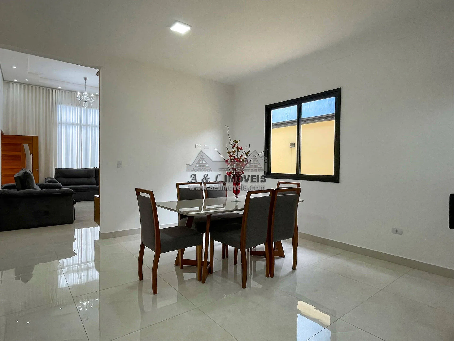 Imagem Casa à venda em Taubaté: Conforto e sofisticação em um só lugar!