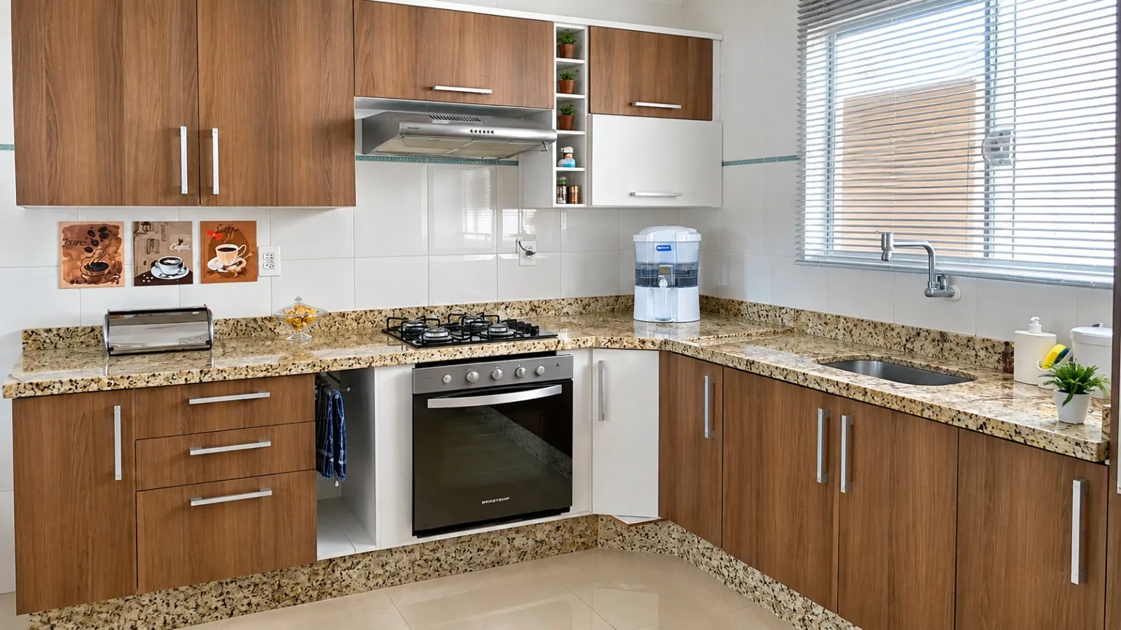 Imagem Casa térrea com energia solar, 3 dormitórios e ar-condicionado em todos os ambientes no Horto Florestal II