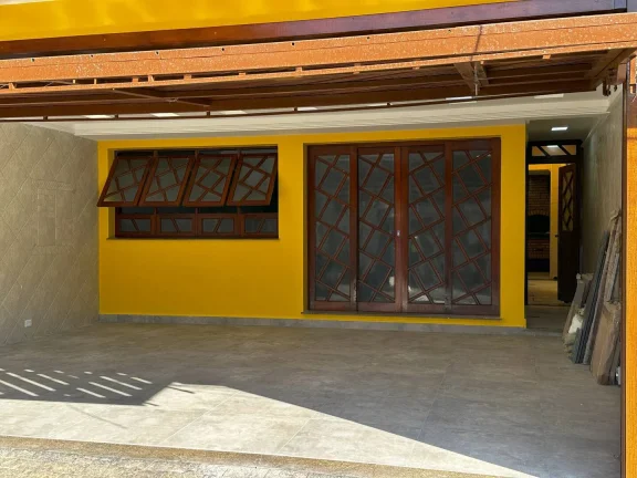 Imagem Casa Linda reformada 380 m² 7 Dormitorios 2 vagas de Garagens